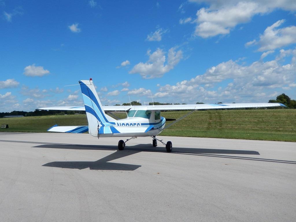 Cessna 150 - N6295G