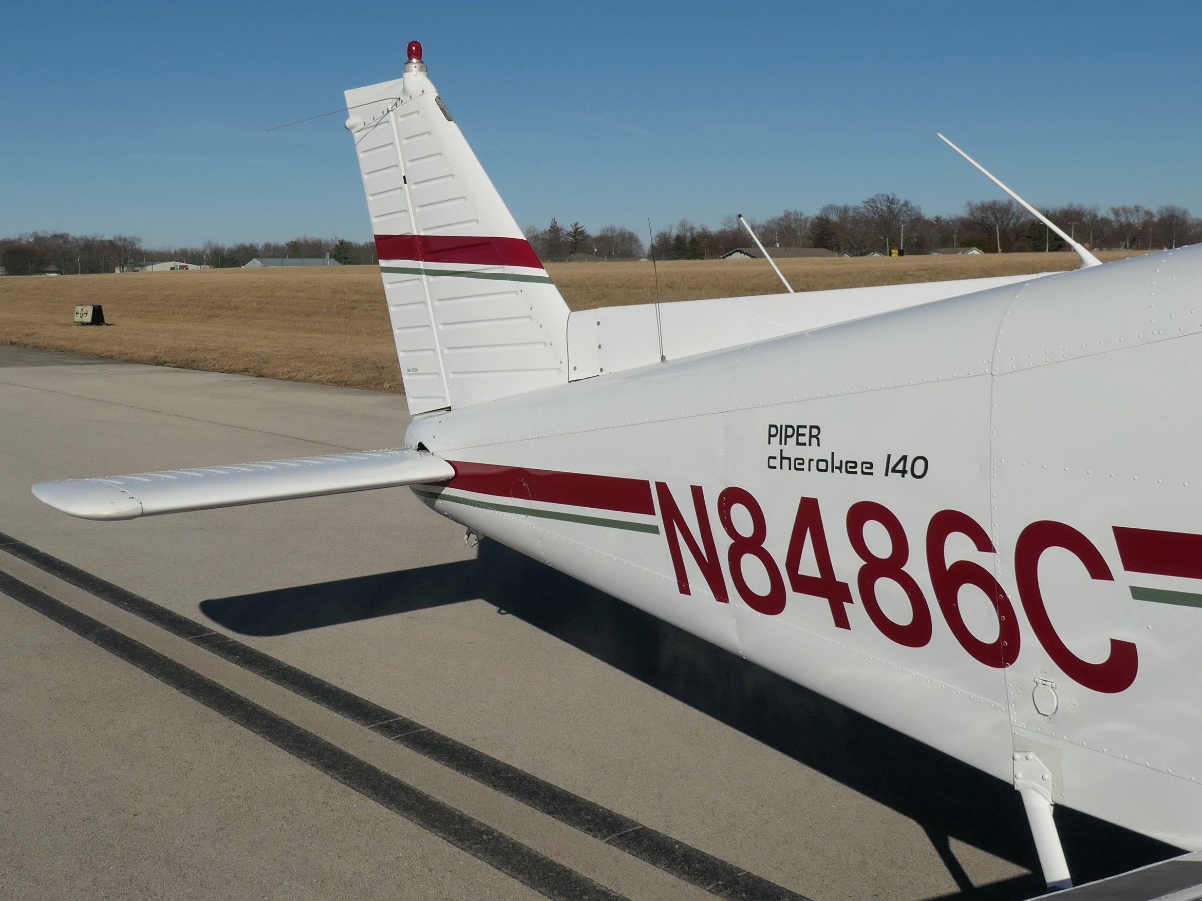 Piper Cherokee PA-140 - N8486C