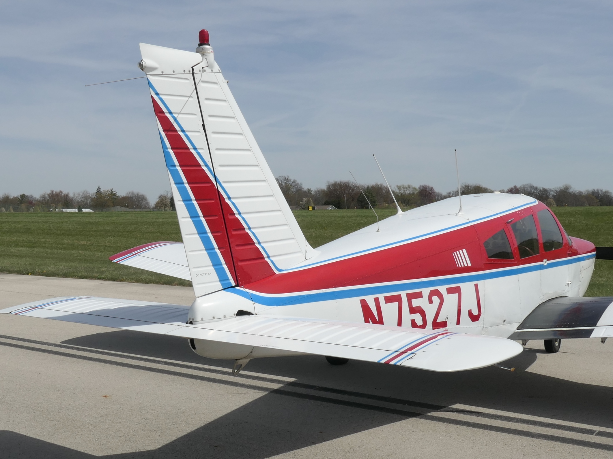 Piper Arrow - N7527J