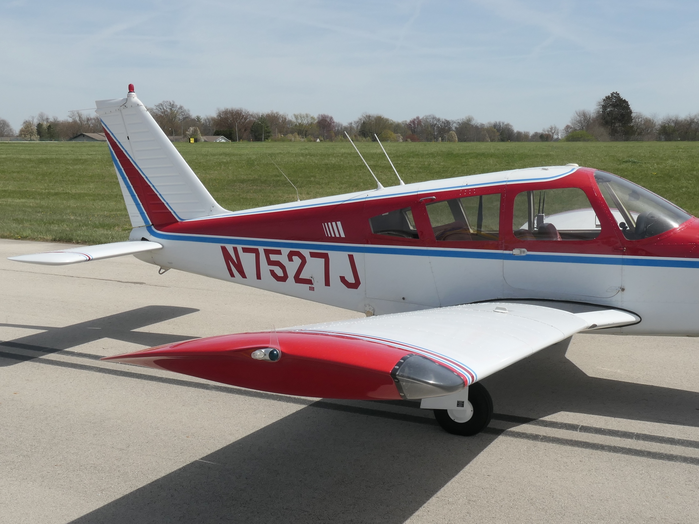 Piper Arrow - N7527J