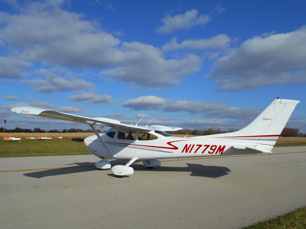 1976 Cessna 182 - N1779M