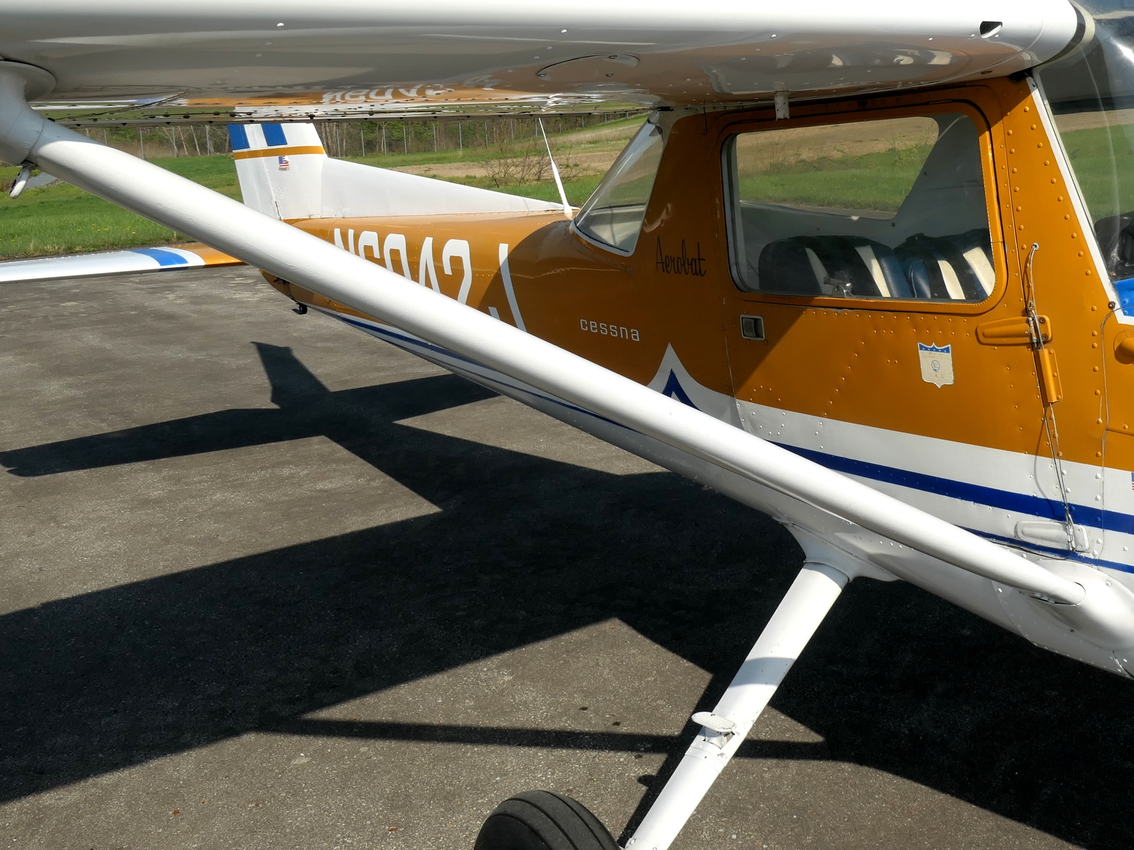 Cessna 150 Aerobat - N6042J
