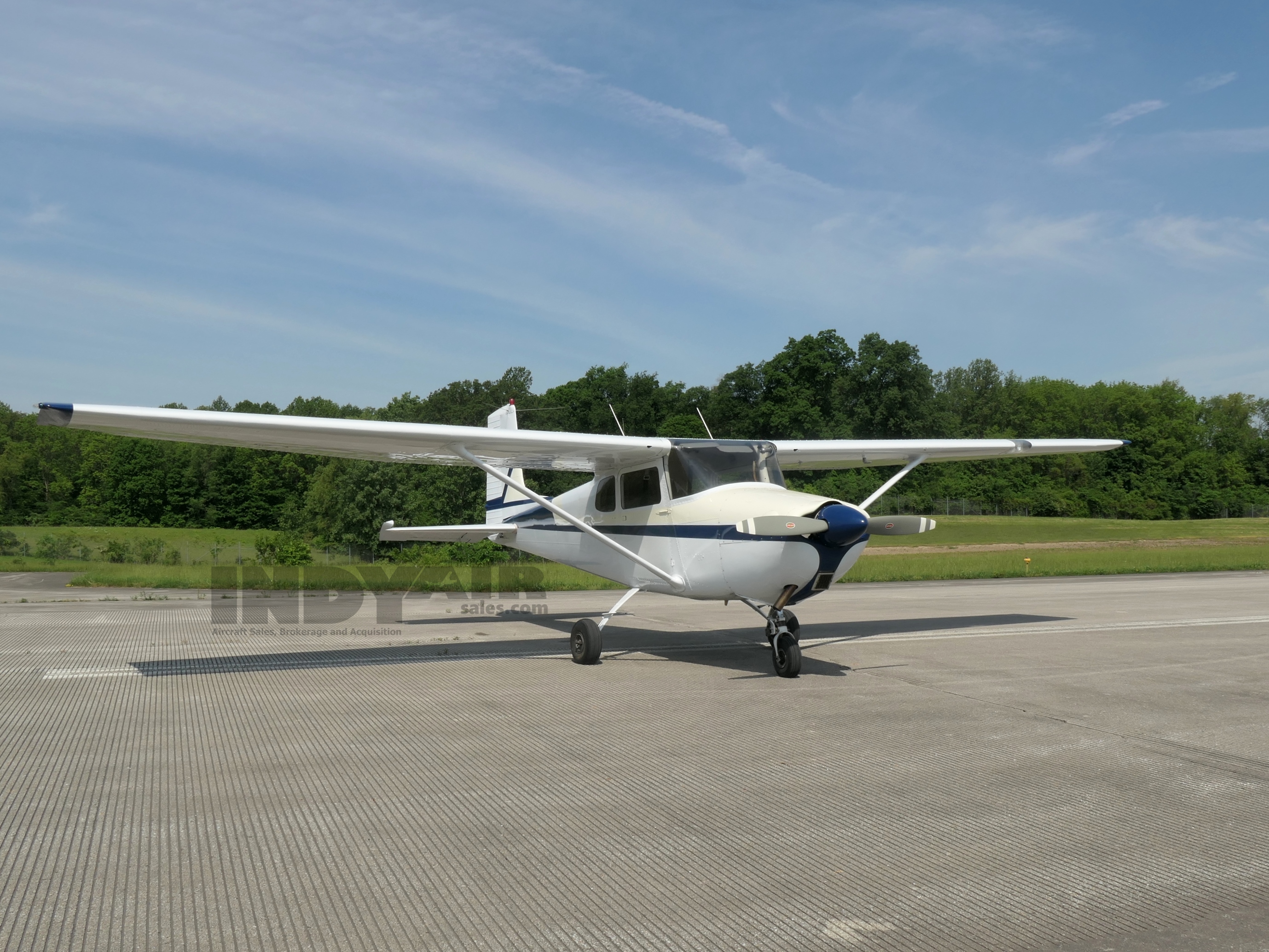 Cessna 172 180 HP - N8399B