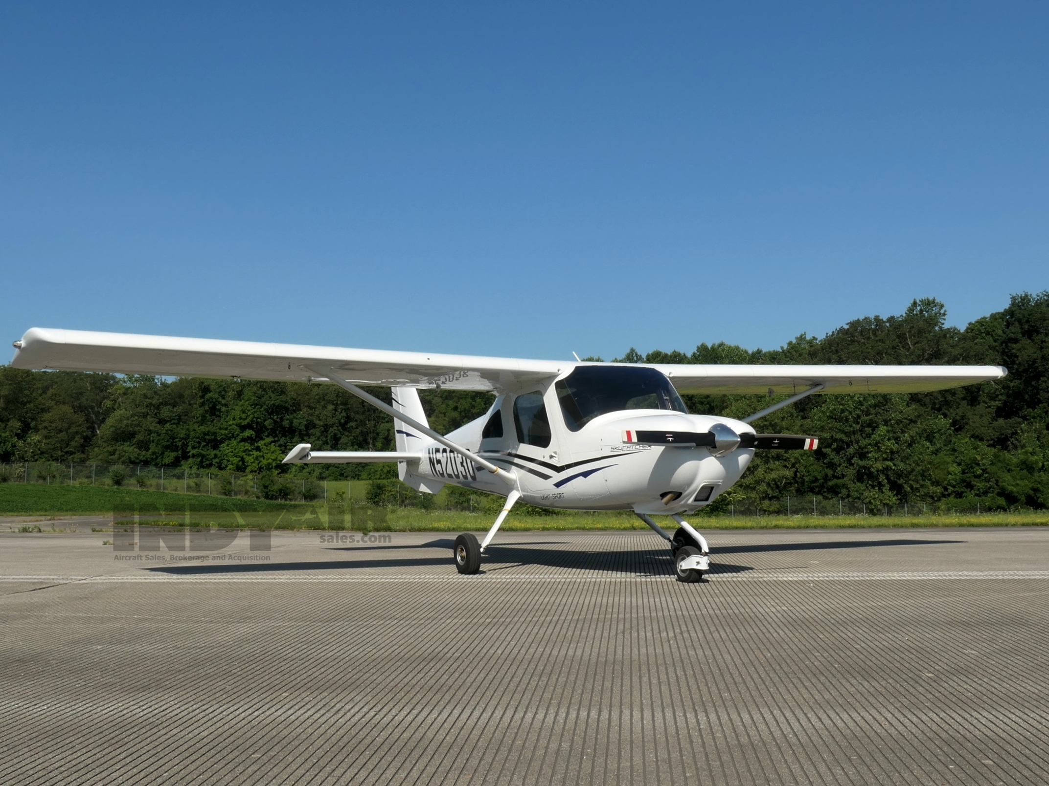 Cessna Skycatcher 162 - N52030