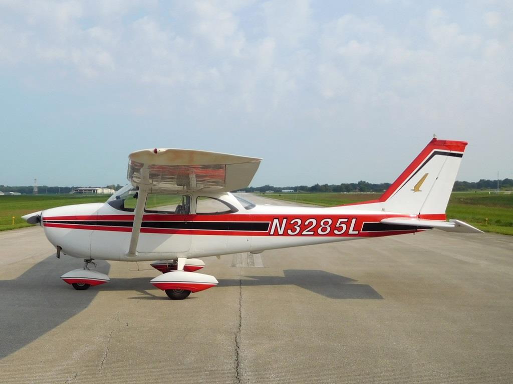  1967 Cessna172 - N3285L