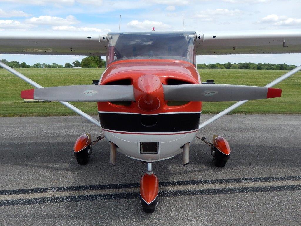1967 Cessna 172 Skyhawk - N8827Z