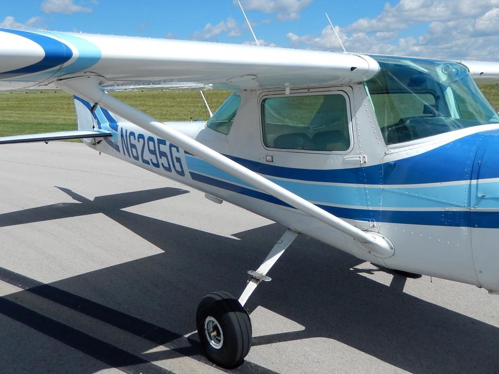 Cessna 150 - N6295G