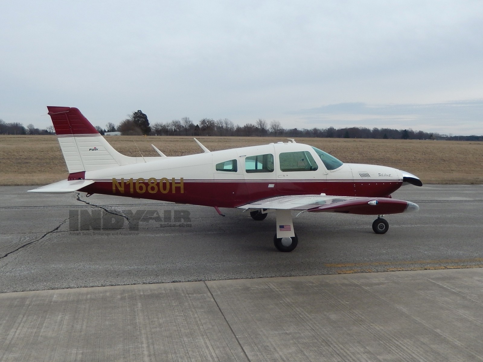 Piper Turbo Arrow III - N1680H