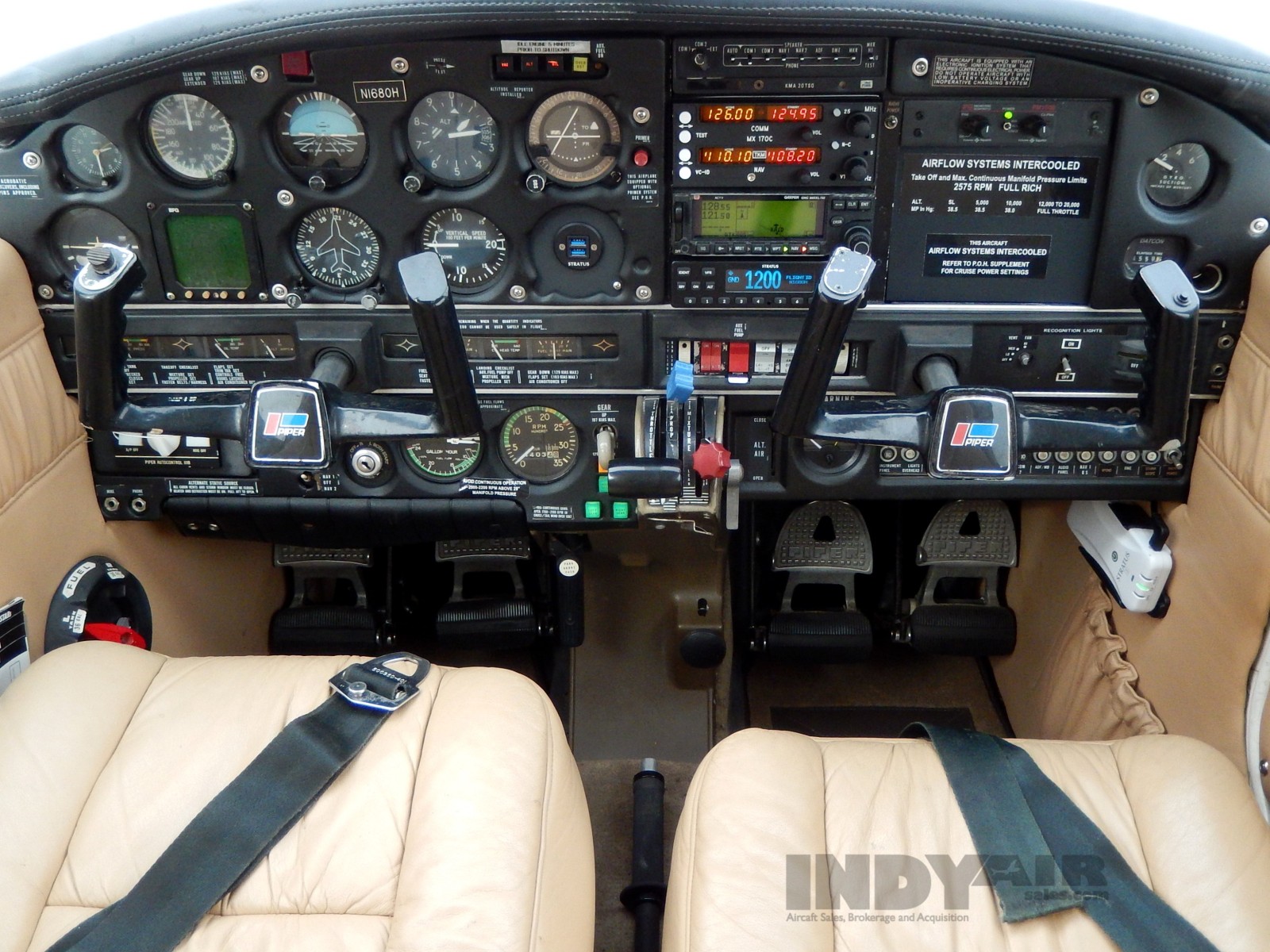 Piper Turbo Arrow III - N1680H