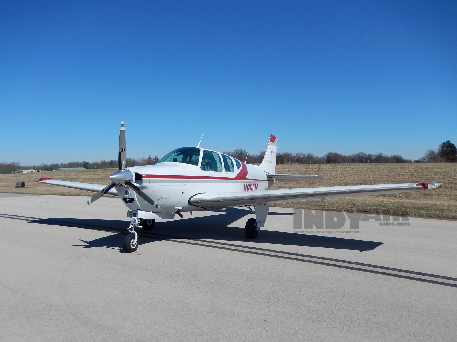 1963 Beechcraft B33 - N8611M