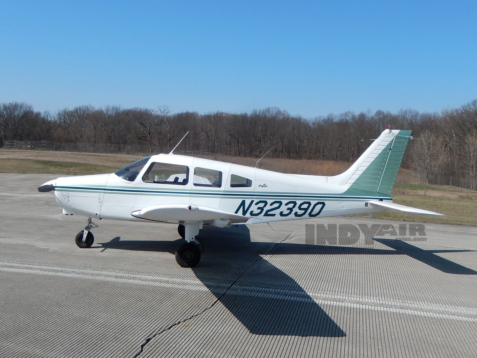 1975 Piper Warrior - N32390