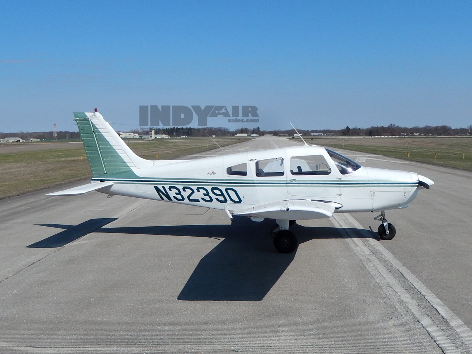 1975 Piper Warrior - N32390