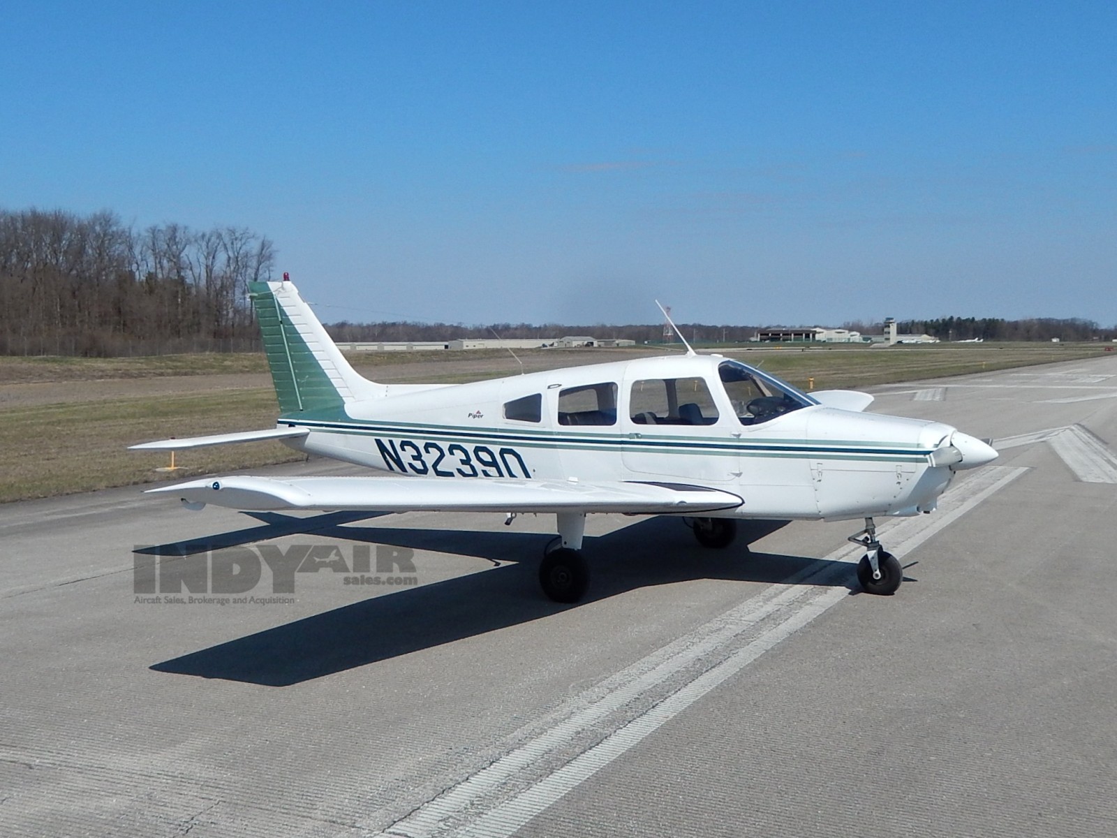 1975 Piper Warrior - N32390