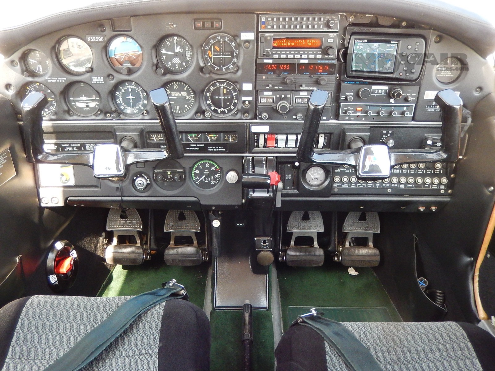 1975 Piper Warrior - N32390