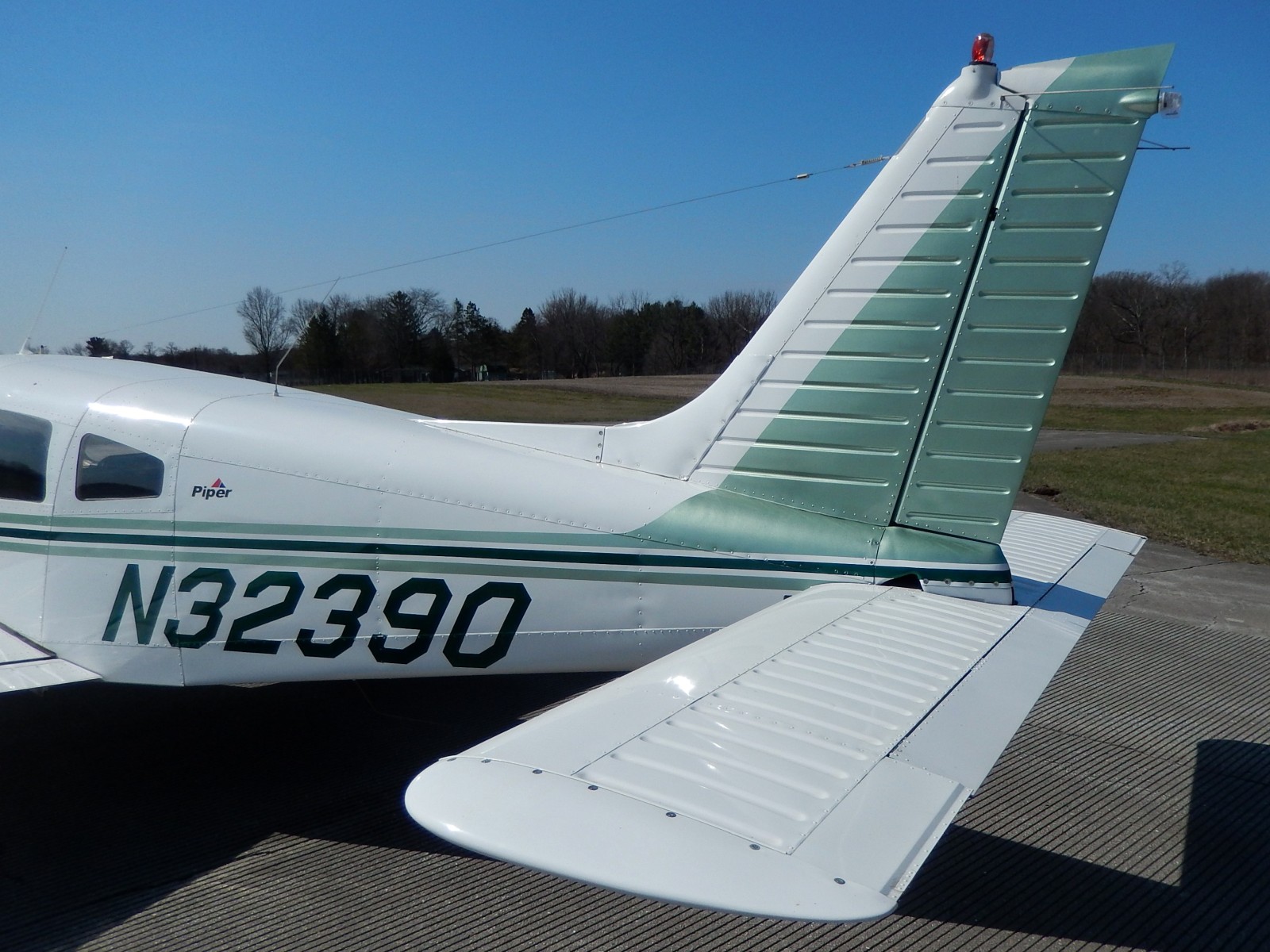 1975 Piper Warrior - N32390