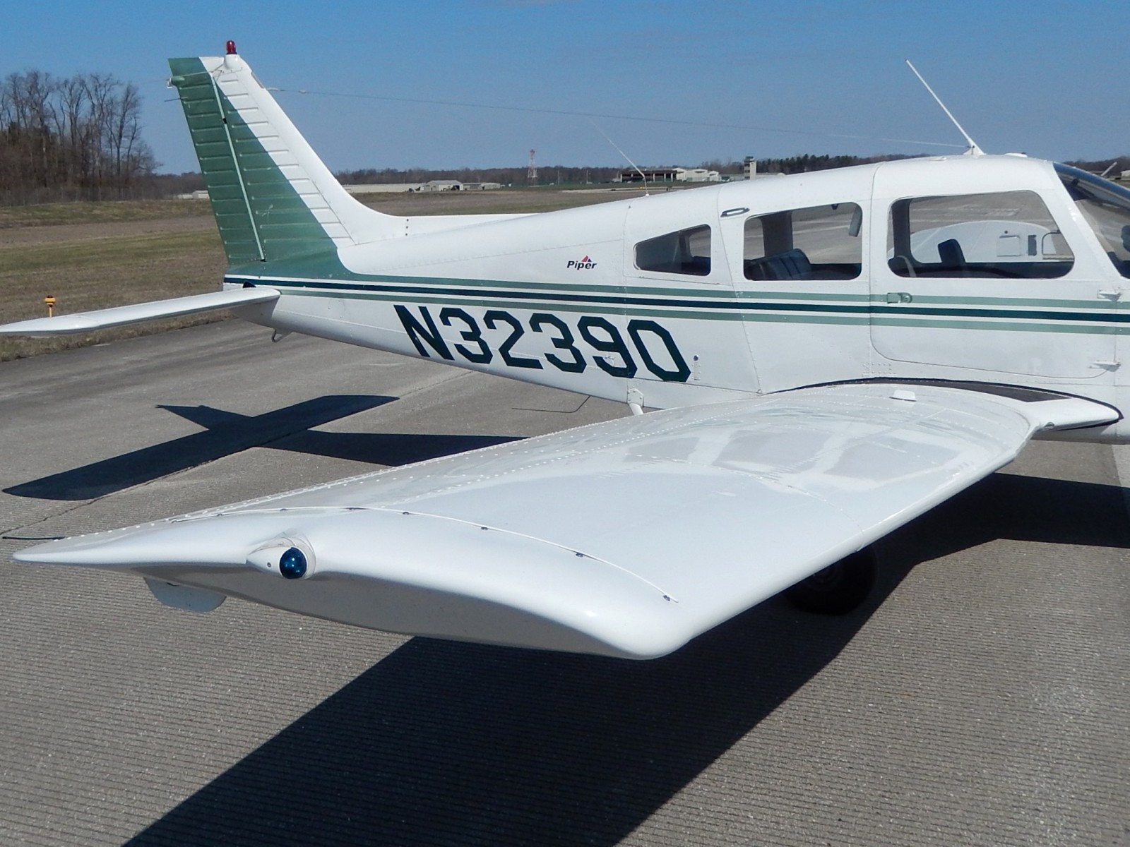 1975 Piper Warrior - N32390