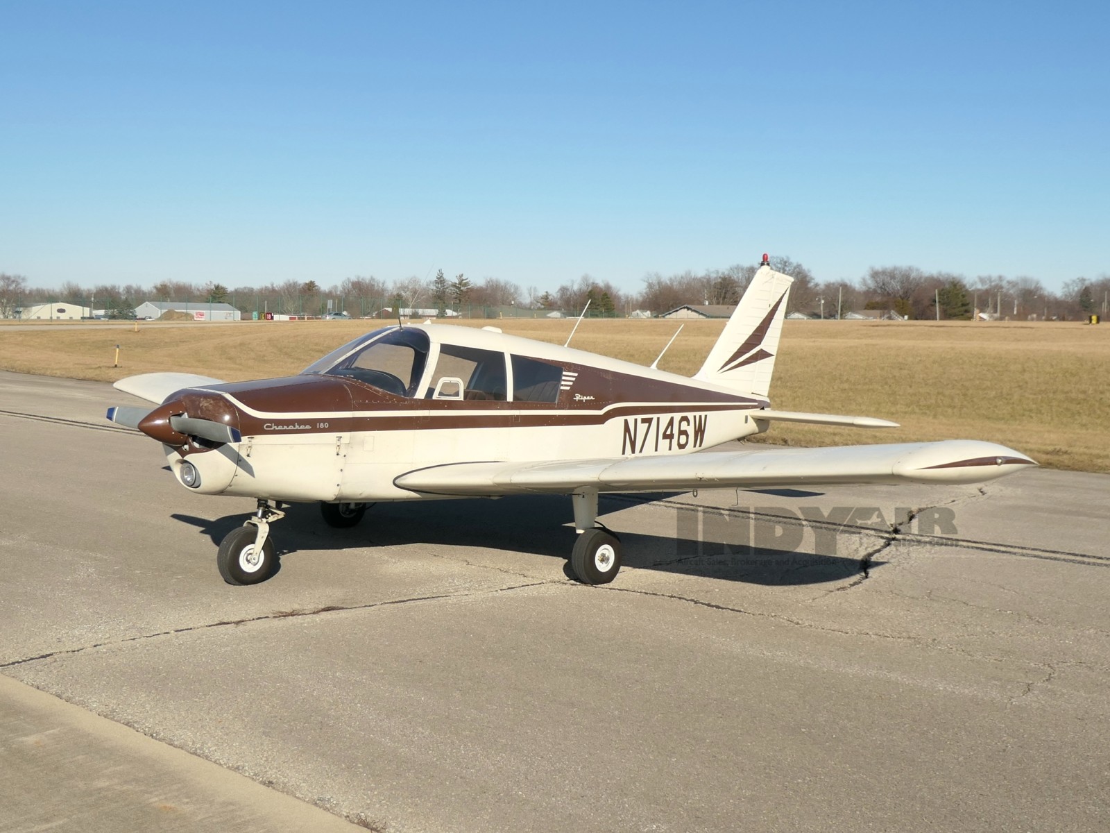 Piper PA28-180 - N7146W