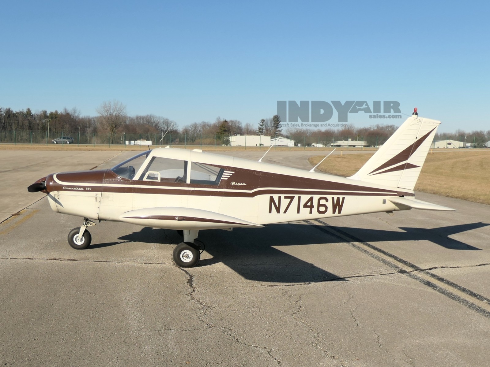 Piper PA28-180 - N7146W