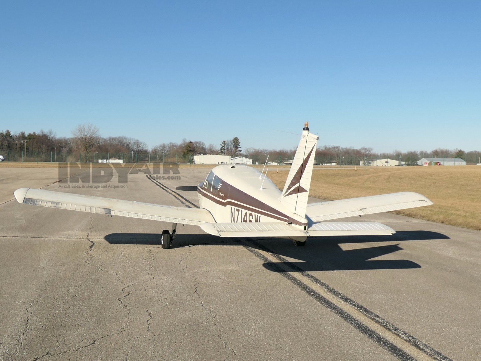 Piper PA28-180 - N7146W