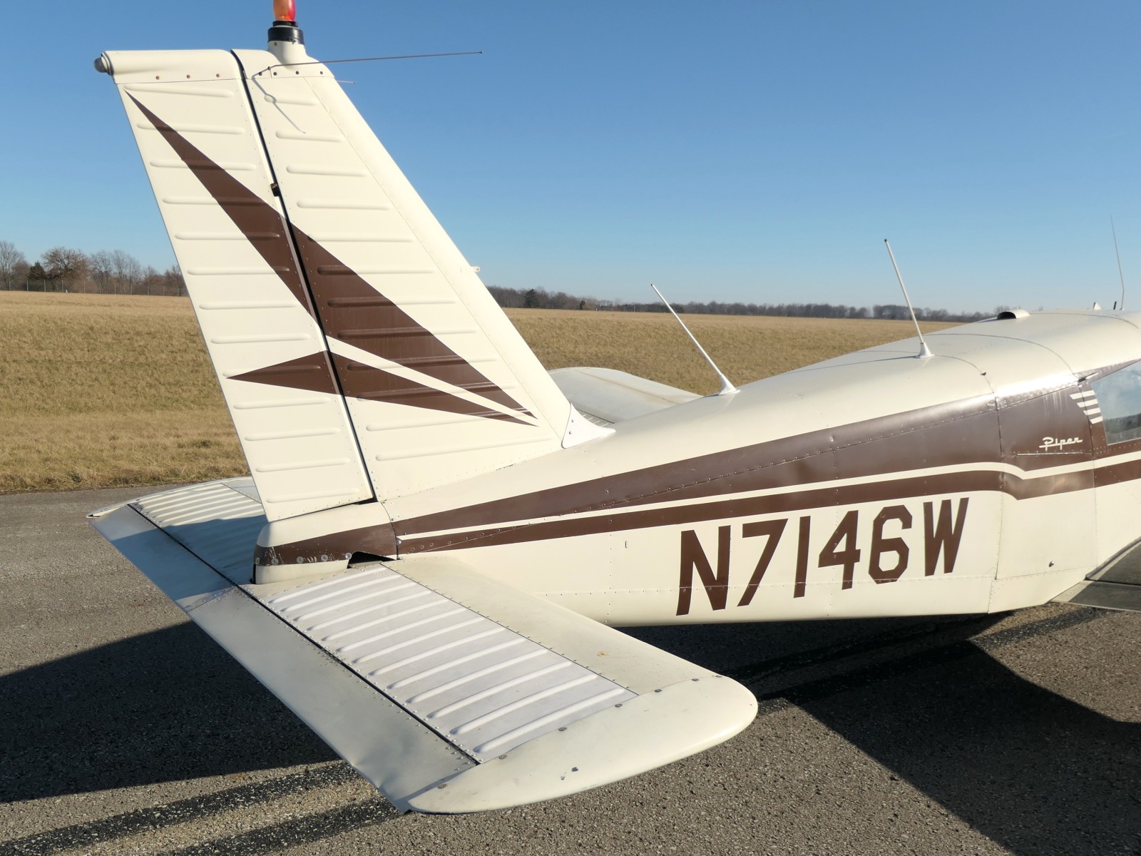 Piper PA28-180 - N7146W