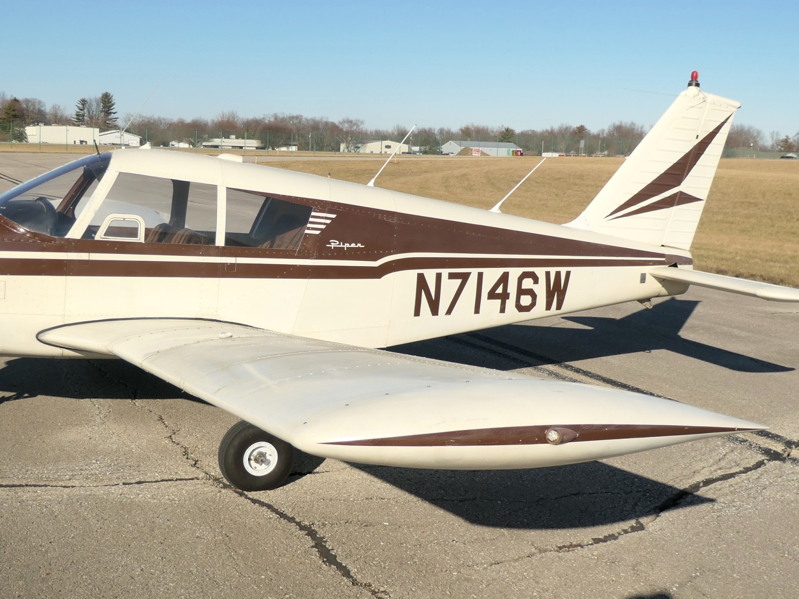 Piper PA28-180 - N7146W