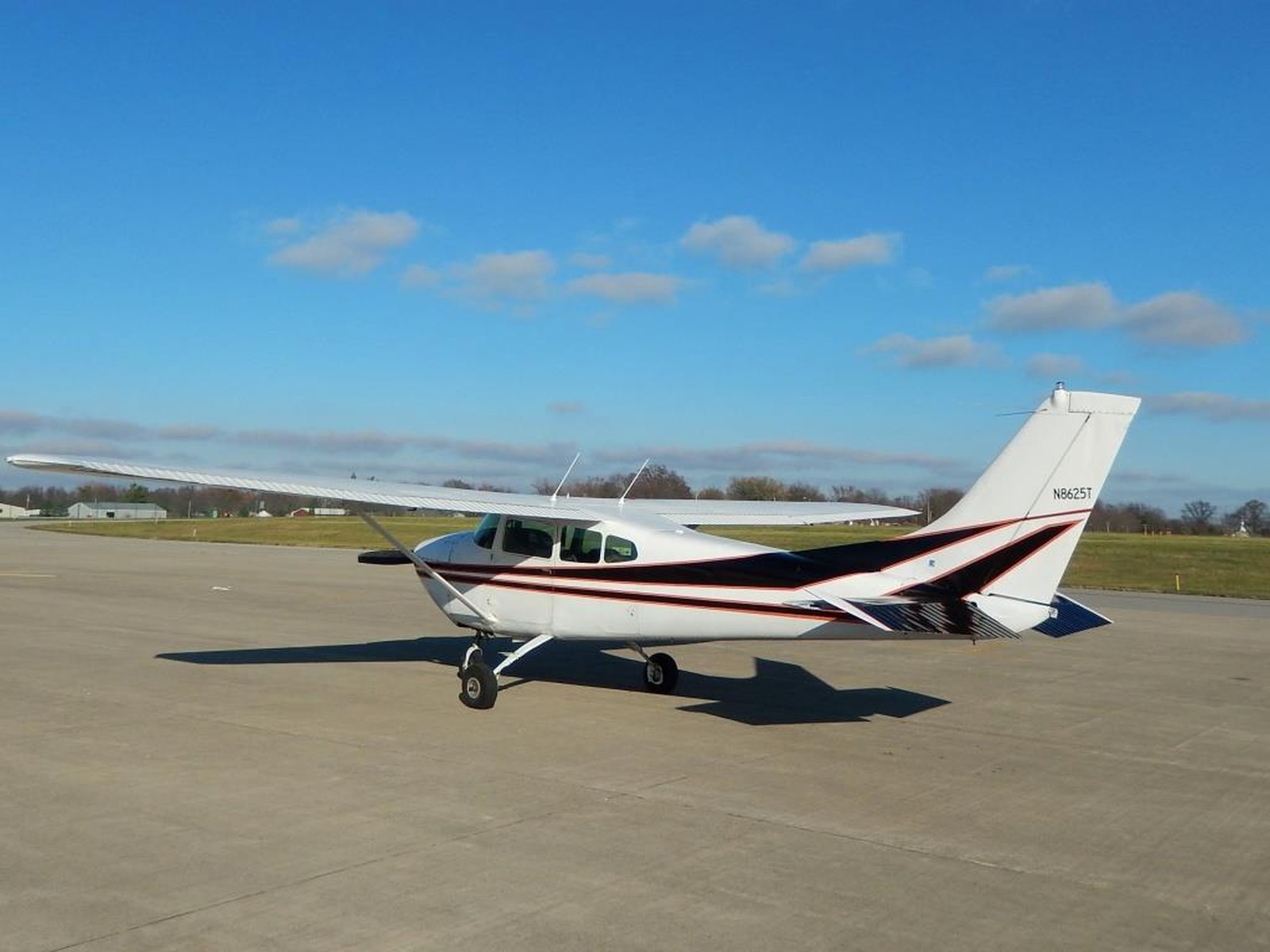 1960 Cessna 182 - N8625T