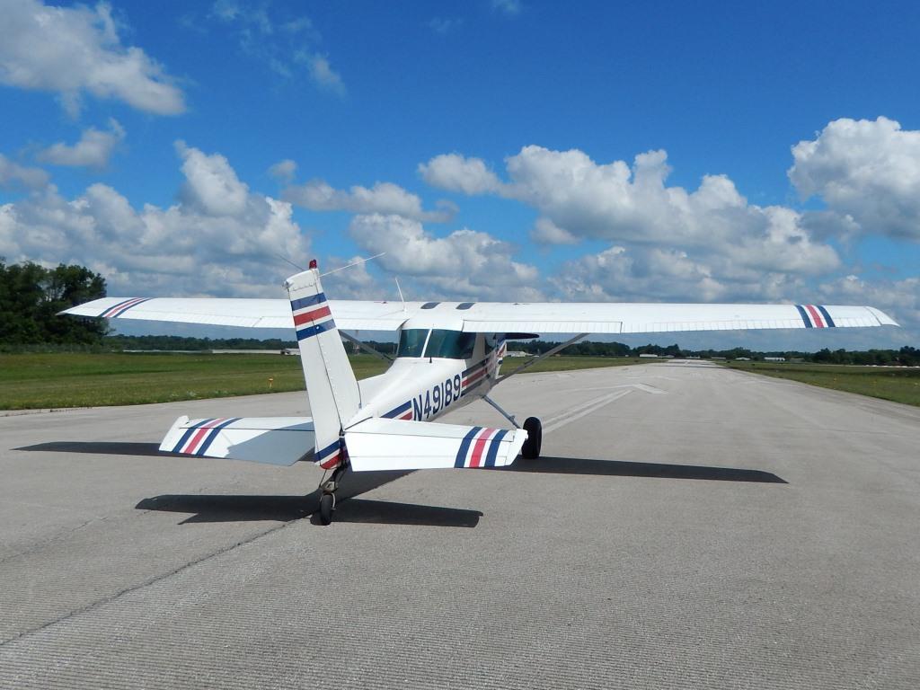 1978 Cessna 152 Taildragger-  N49189