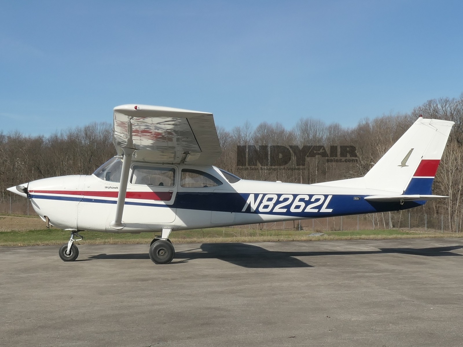 Cessna 172 - N8262L