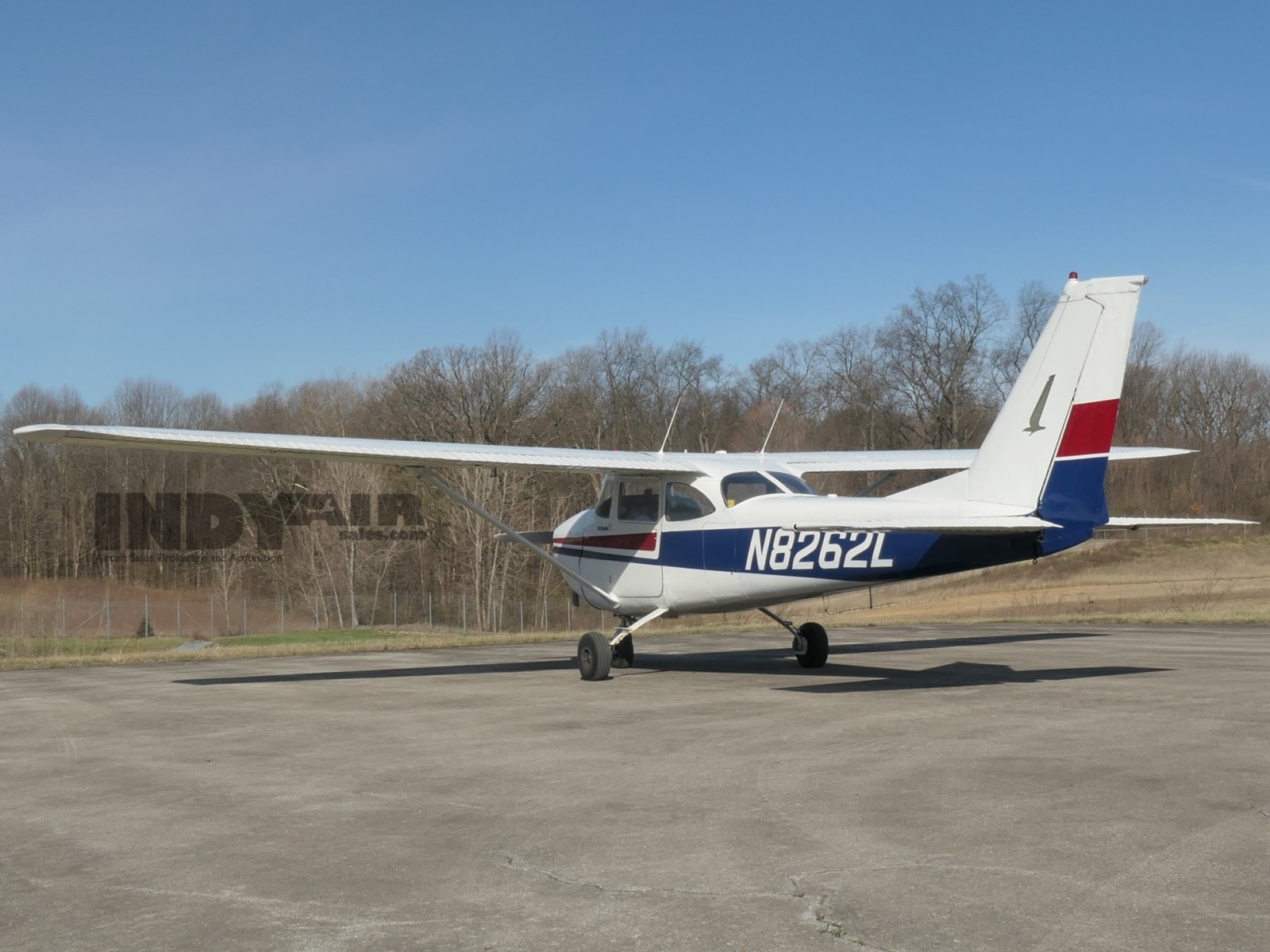 Cessna 172 - N8262L