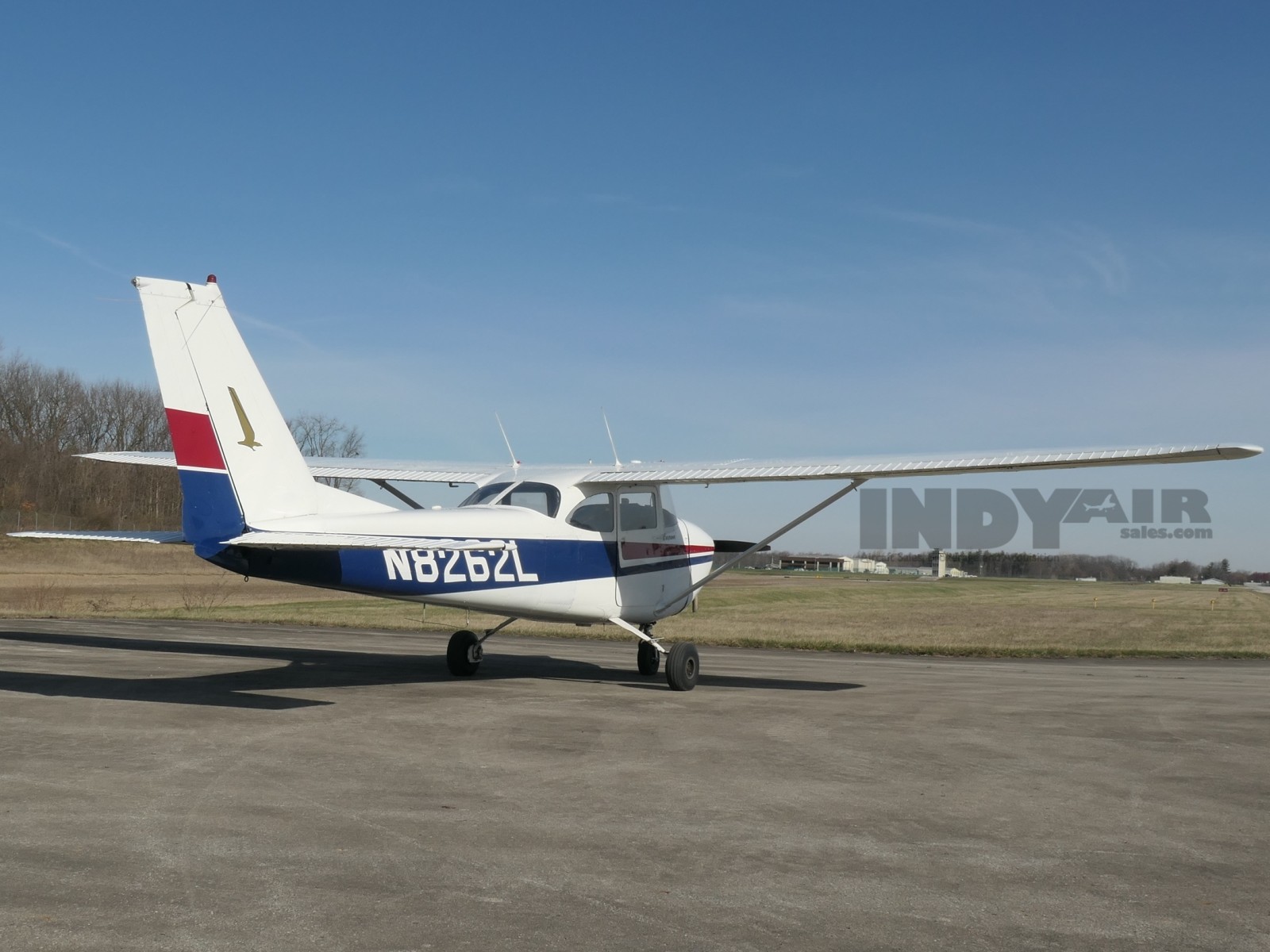 Cessna 172 - N8262L