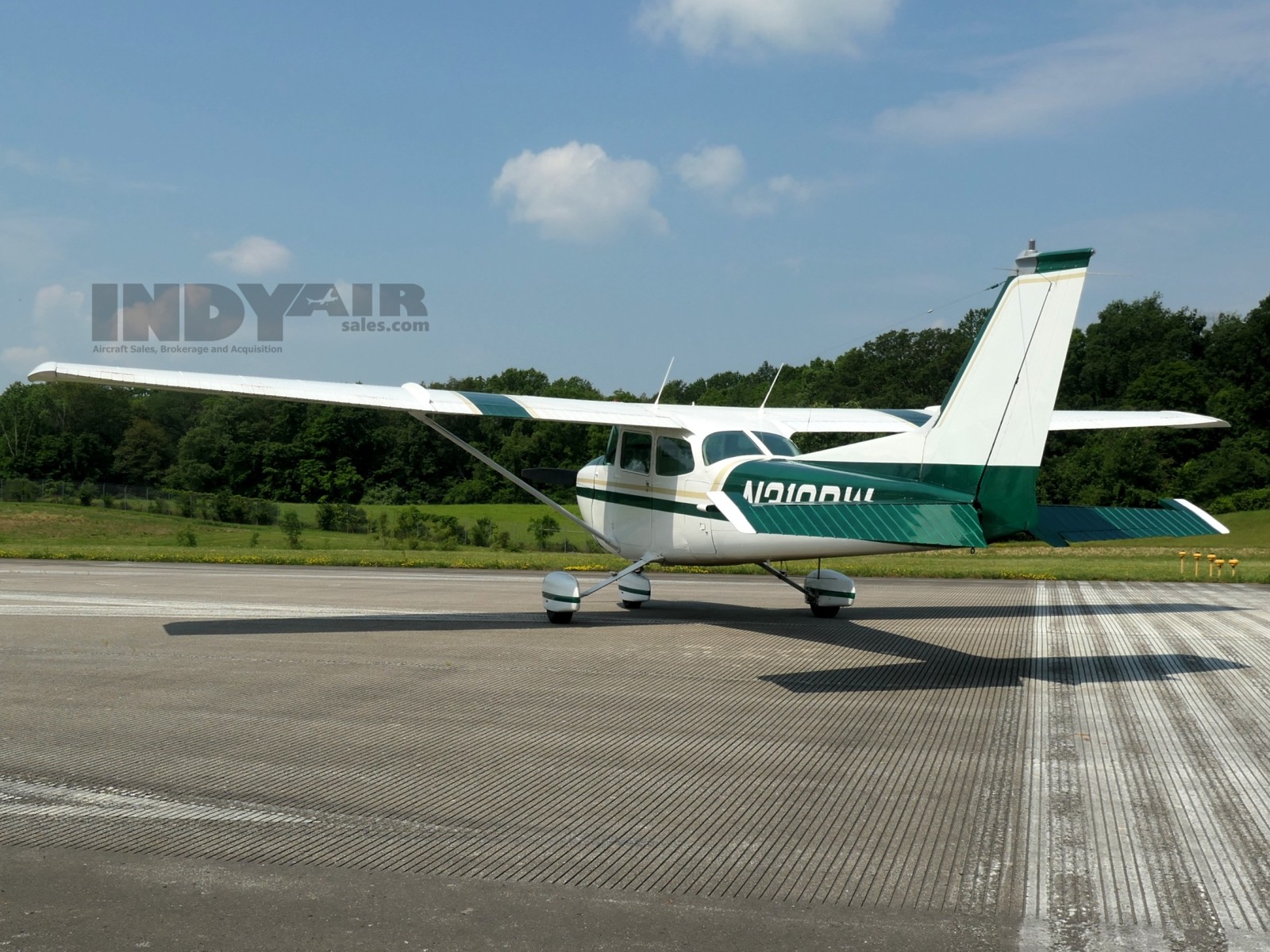 Cessna 172M Skyhawk 180HP - N318PW