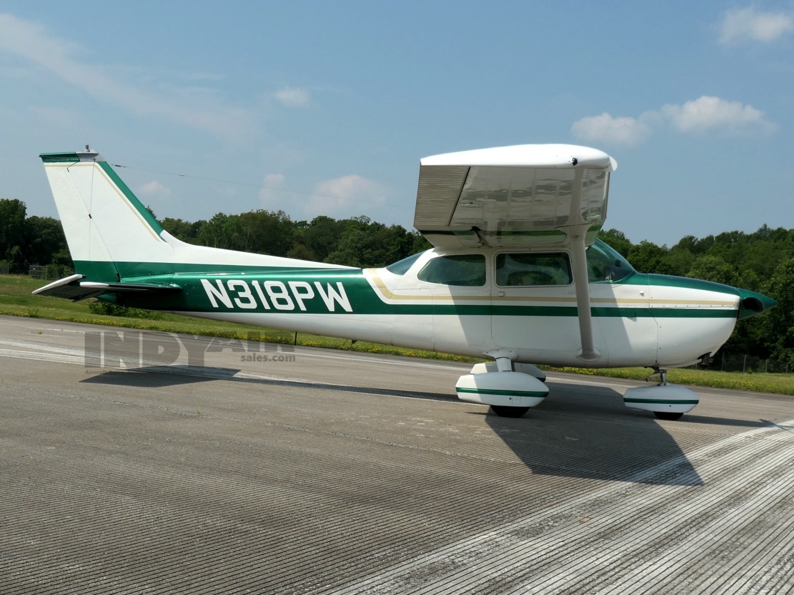 Cessna 172M Skyhawk 180HP - N318PW