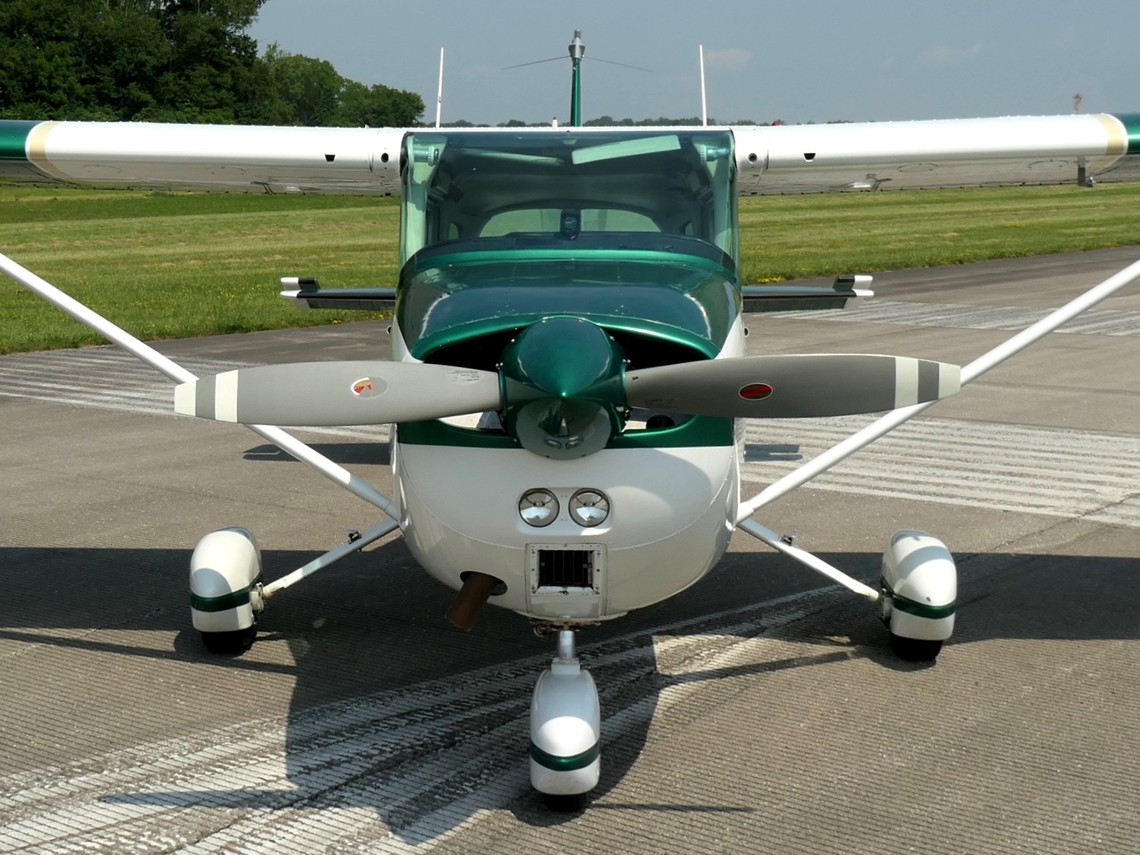 Cessna 172M Skyhawk 180HP - N318PW