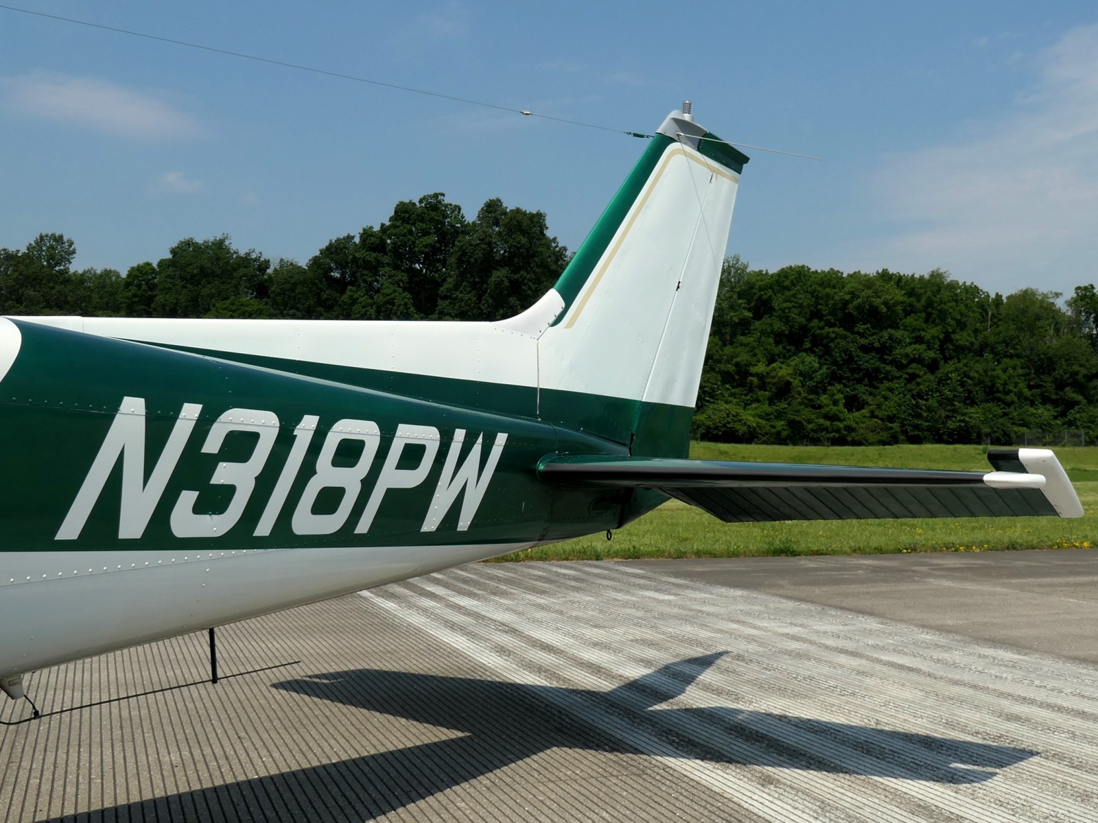 Cessna 172M Skyhawk 180HP - N318PW