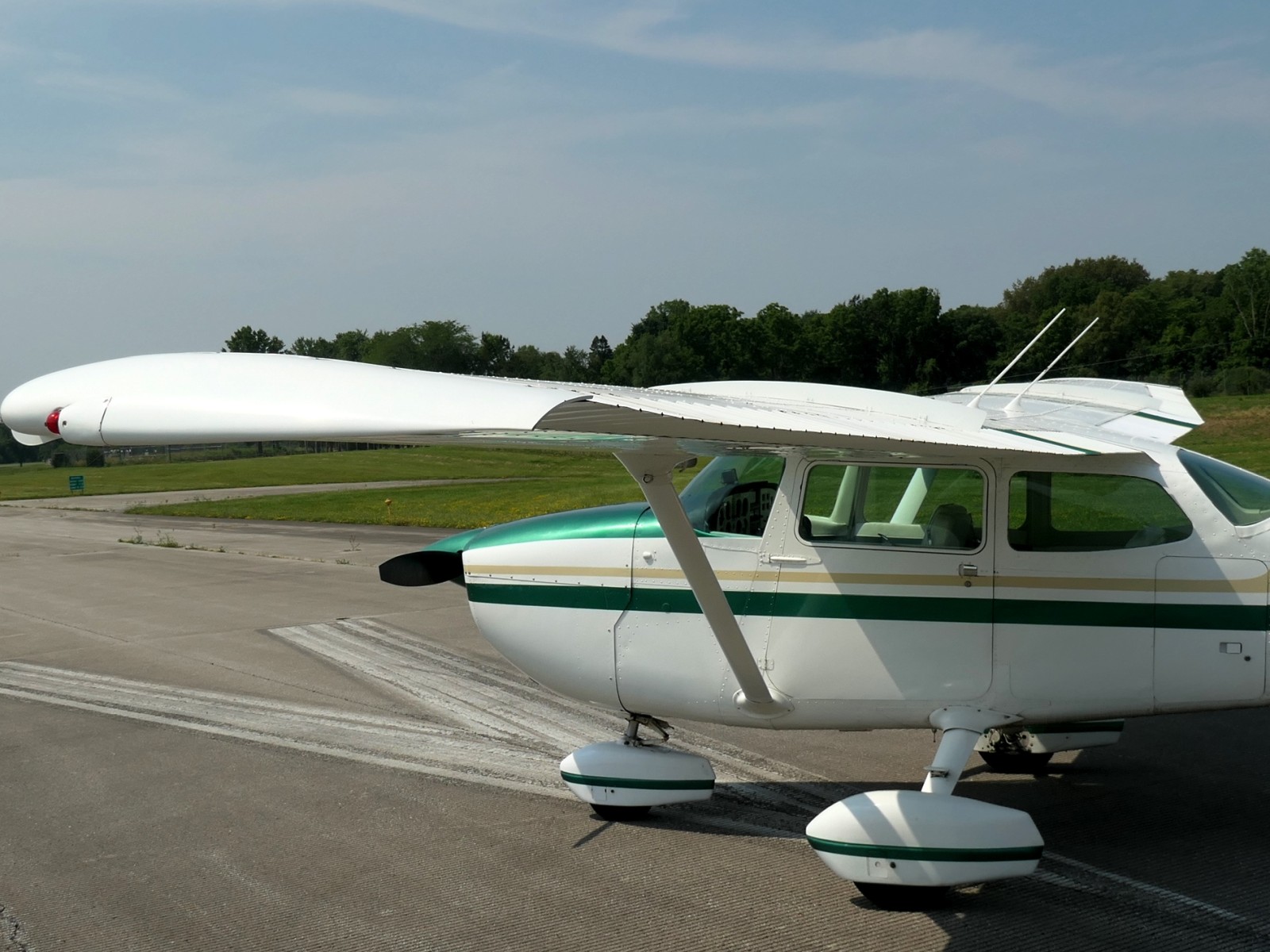 Cessna 172M Skyhawk 180HP - N318PW - Aircraft For Sale - Indy Air Sales