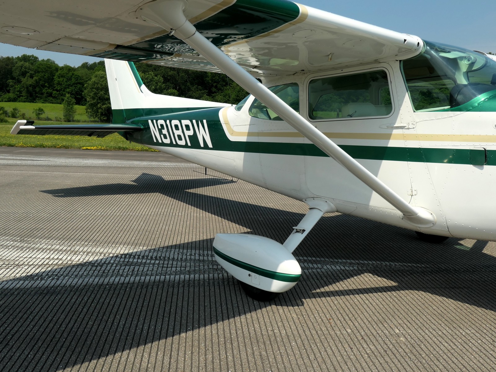 Cessna 172M Skyhawk 180HP - N318PW