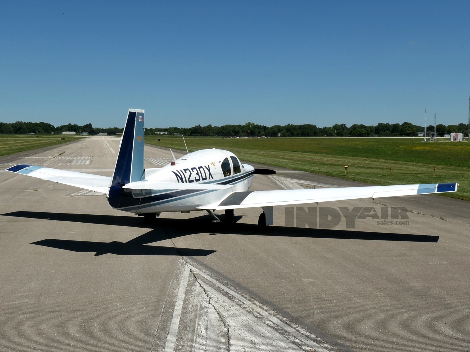 Mooney M20E - N1230X