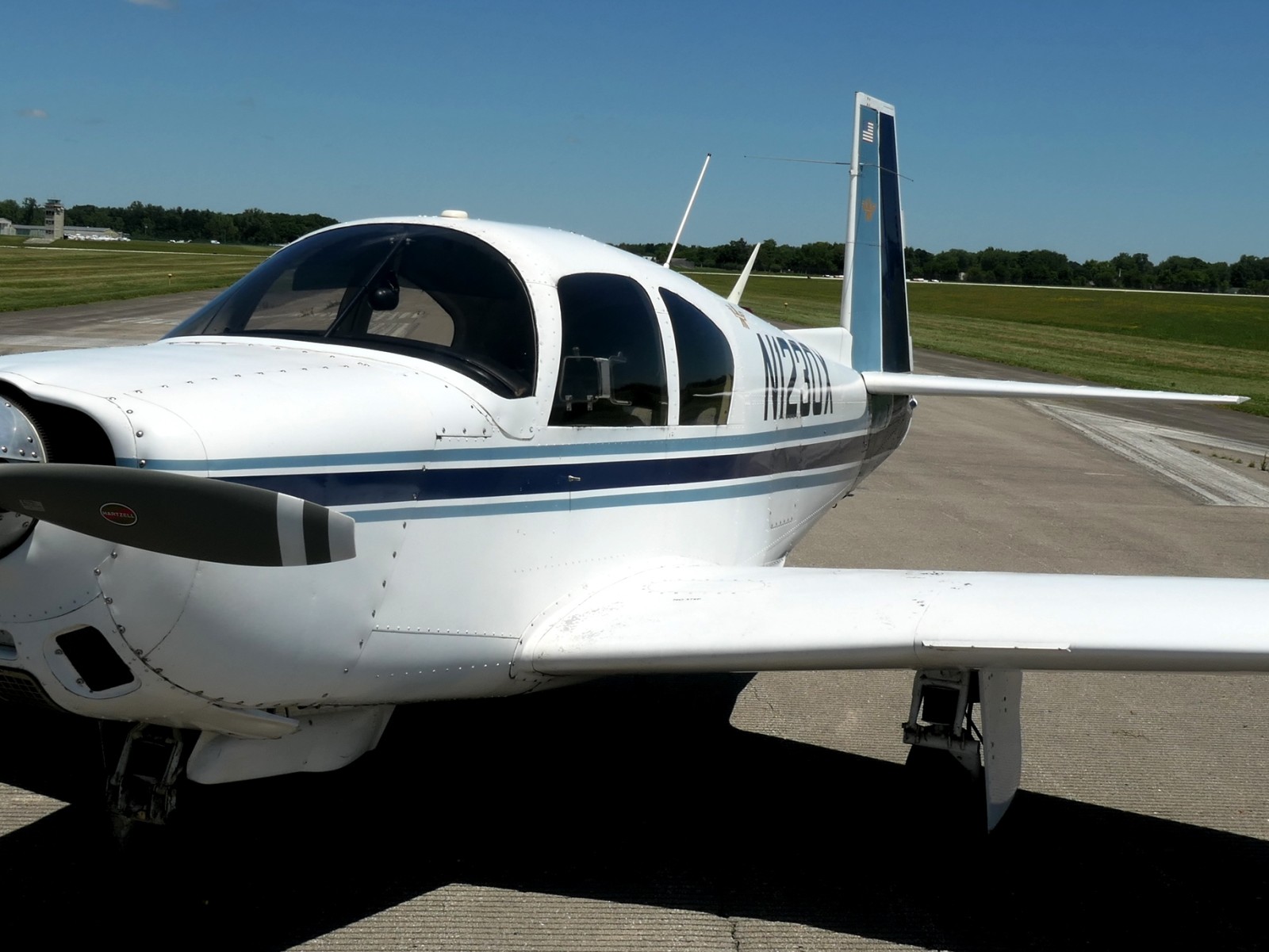 Mooney M20E - N1230X