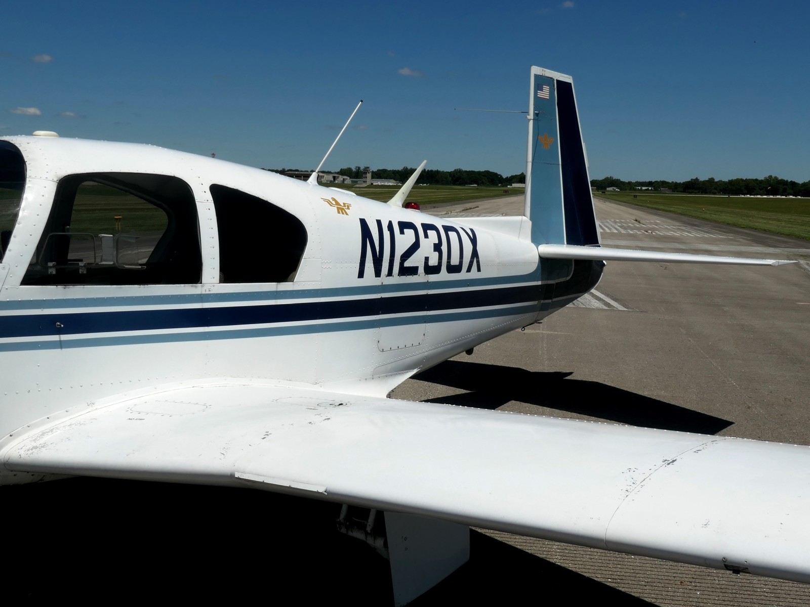 Mooney M20E - N1230X