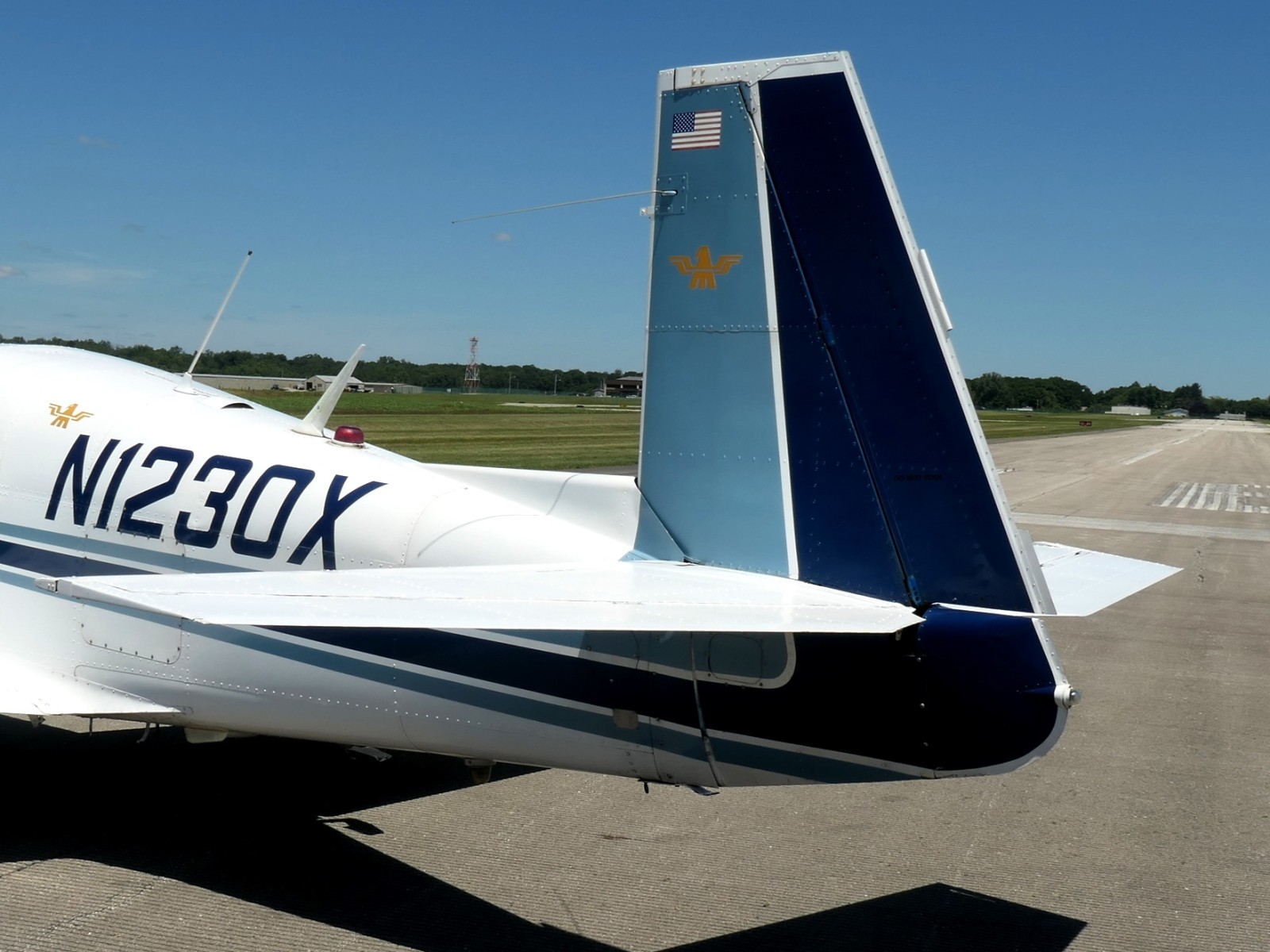 Mooney M20E - N1230X