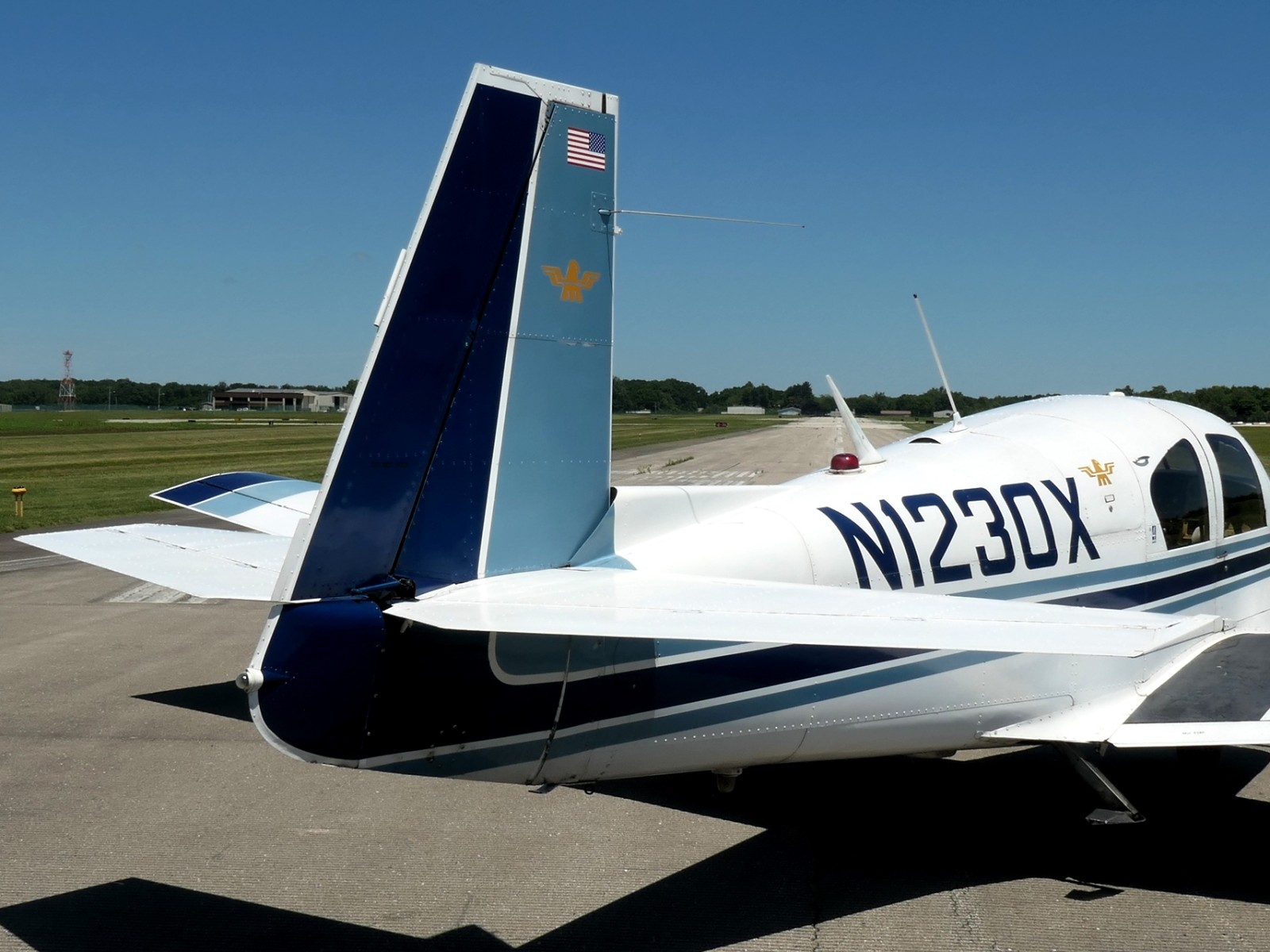 Mooney M20E - N1230X