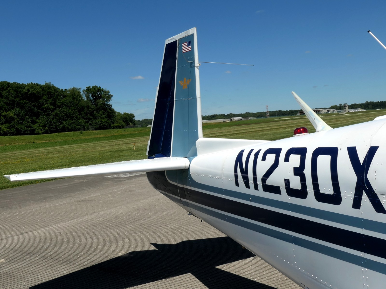 Mooney M20E - N1230X