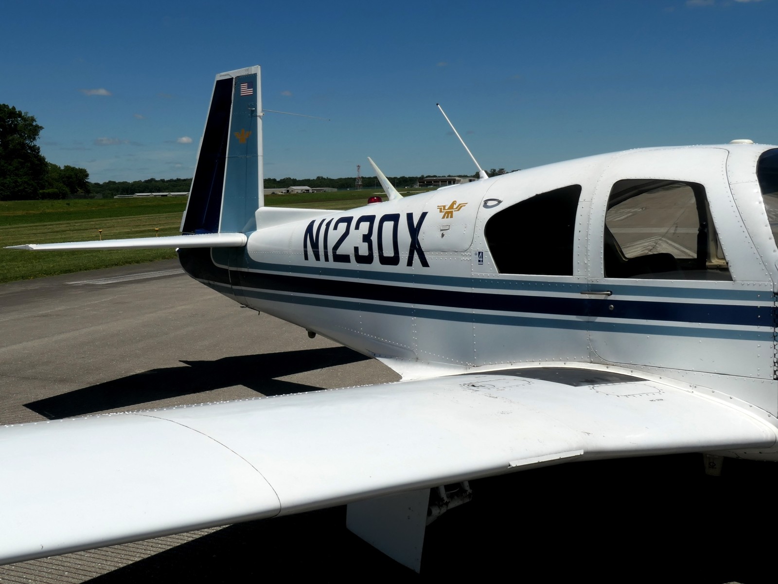 Mooney M20E - N1230X