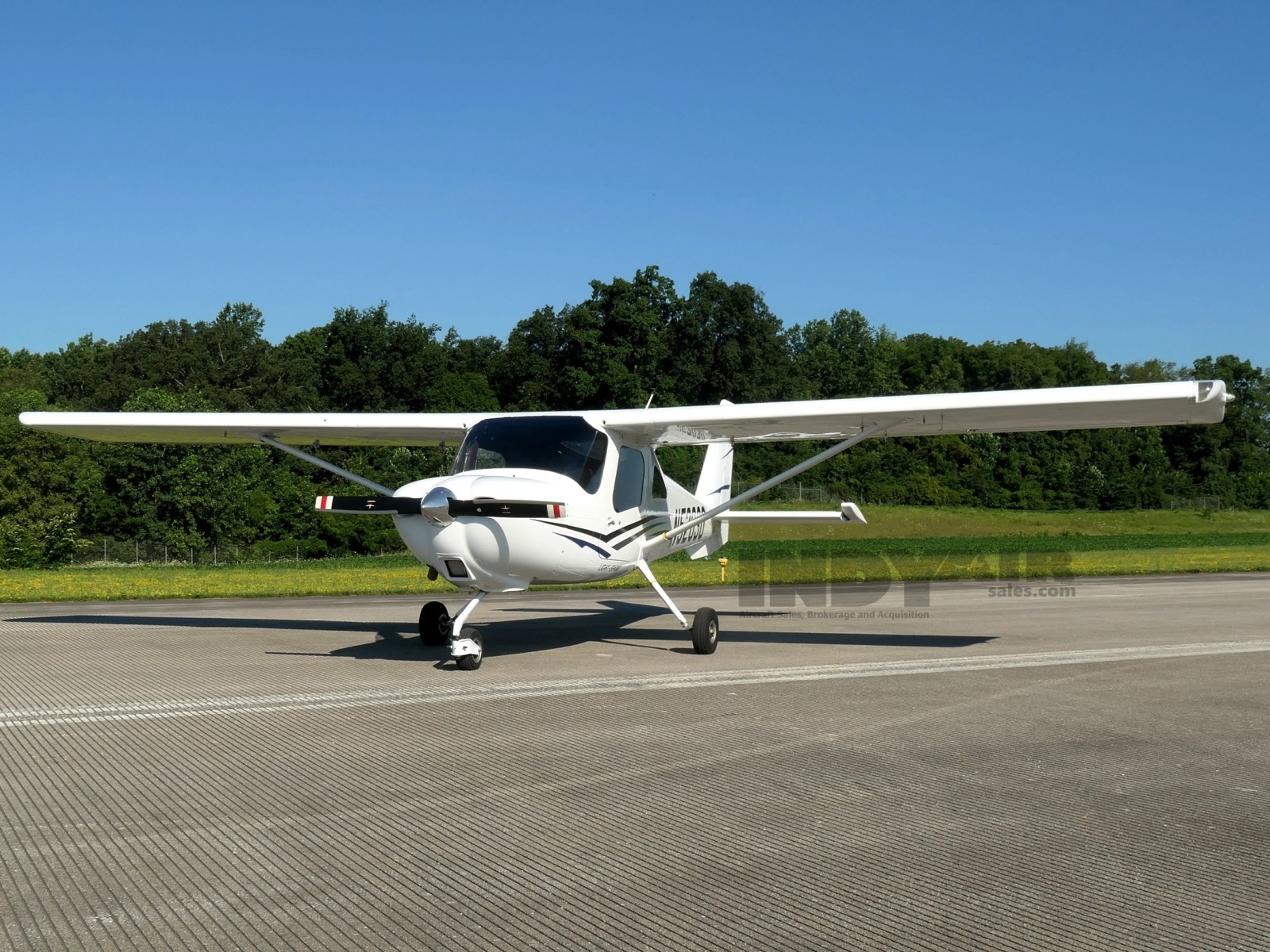 Cessna Skycatcher 162 - N52030