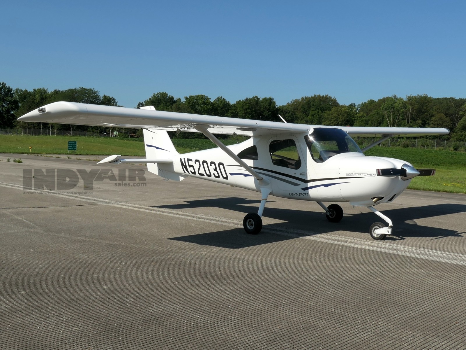 Cessna Skycatcher 162 - N52030