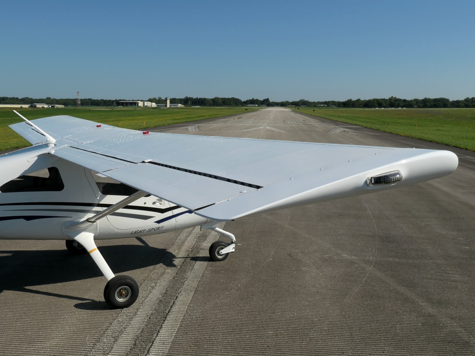 Cessna Skycatcher 162 - N52030