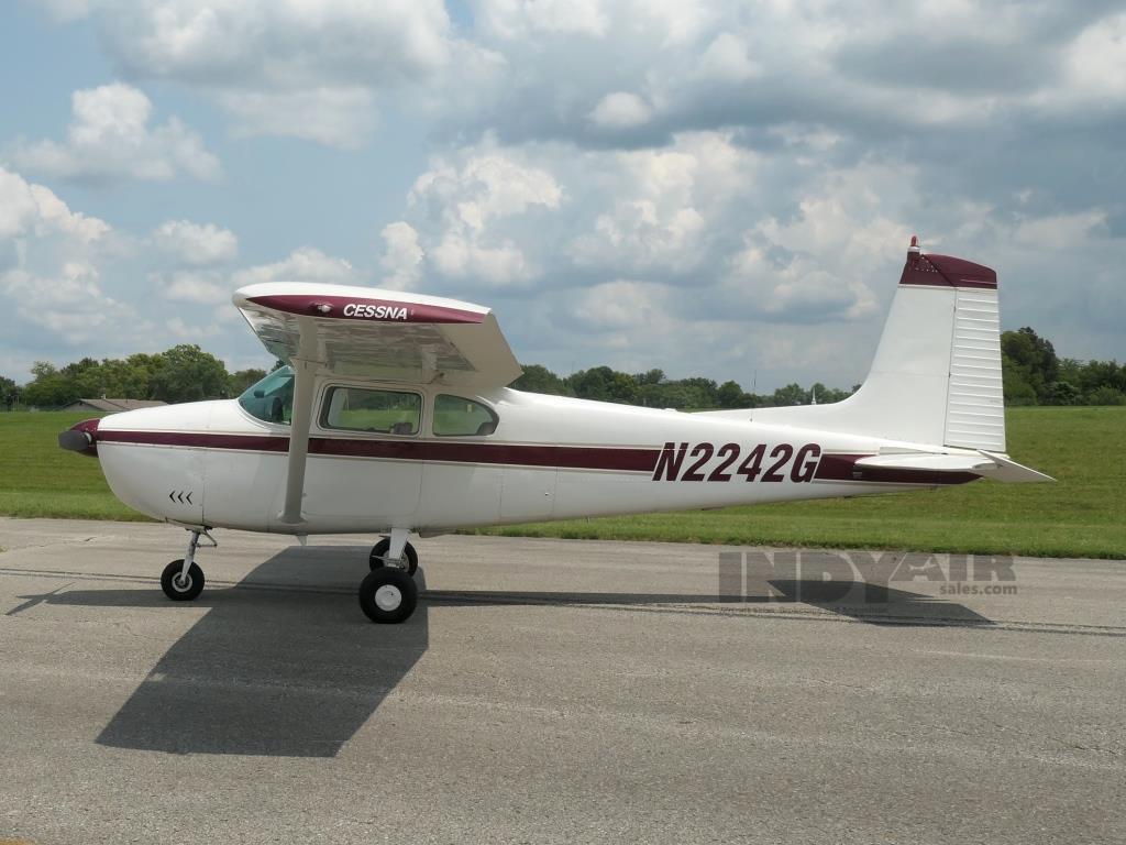 Cessna 182 Skylane - N2242G