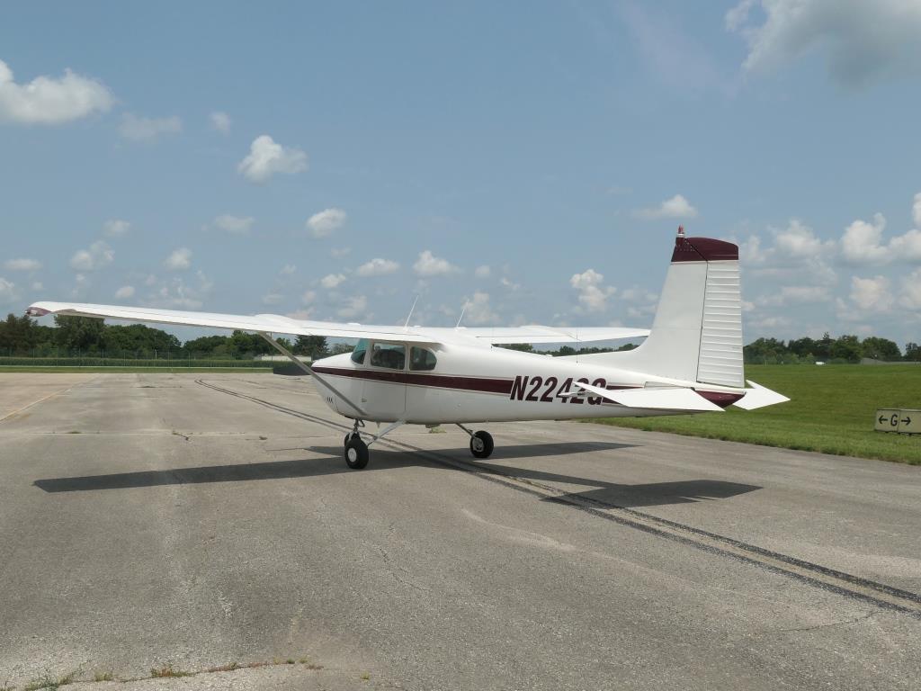 Cessna 182 Skylane - N2242G