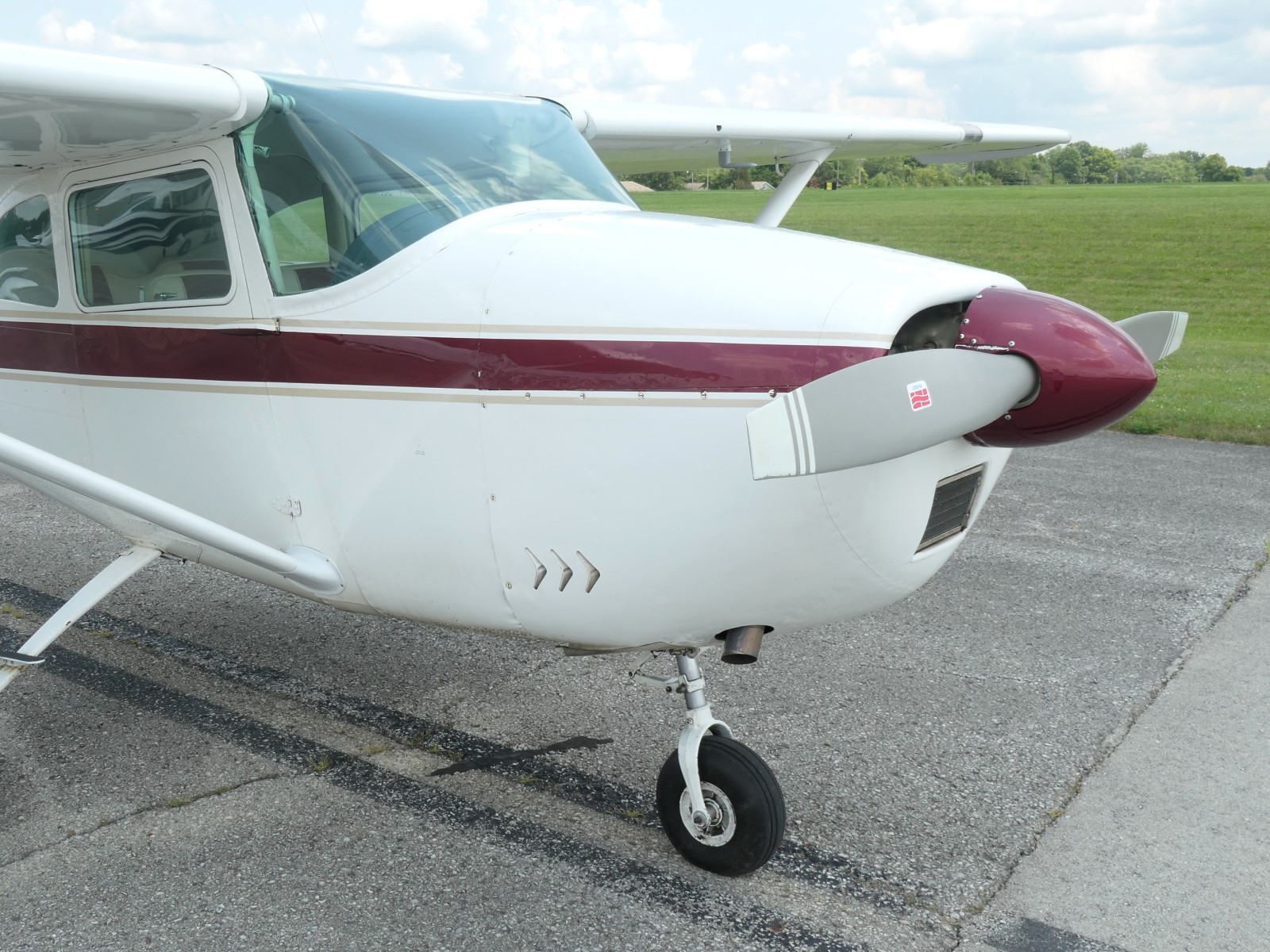 Cessna 182 Skylane - N2242G