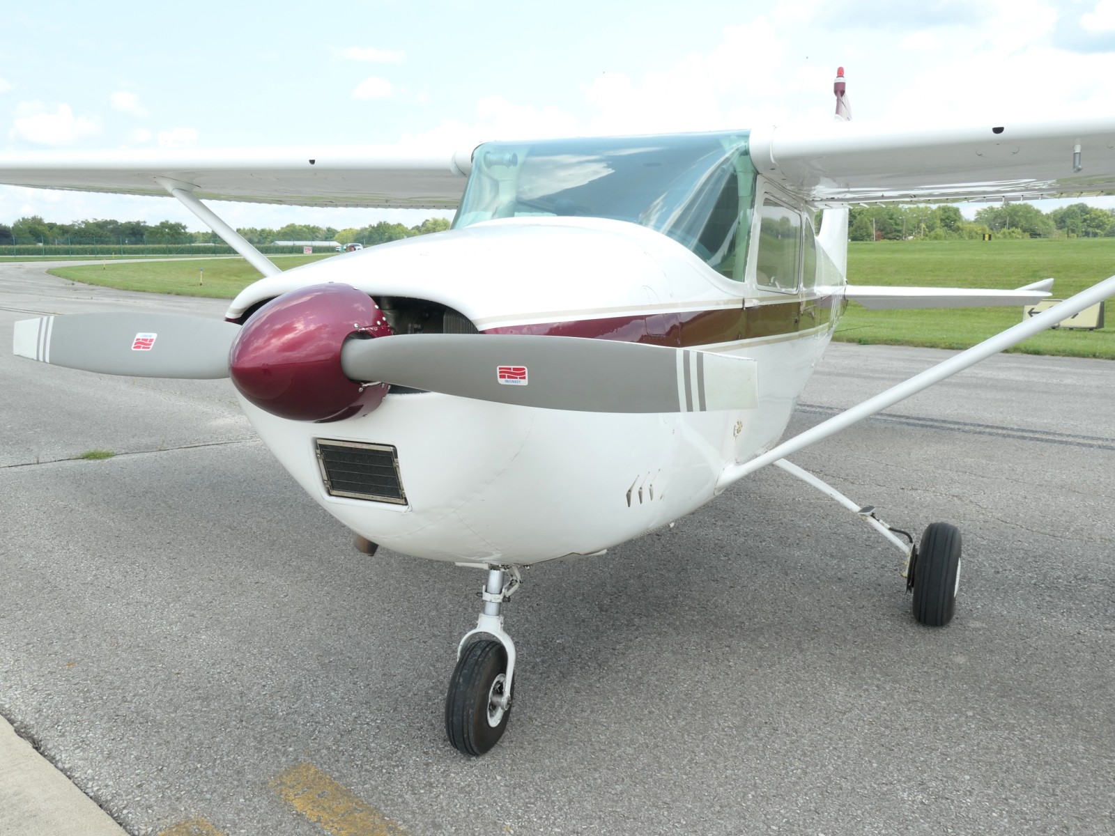 Cessna 182 Skylane - N2242G